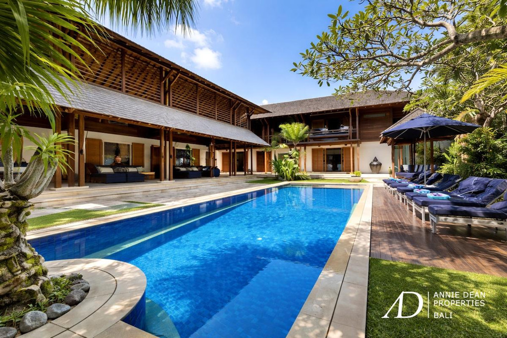 FREEHOLD | 5-BEDROOM LUXURY VILLA IN PETITENGET, SEMINYAK