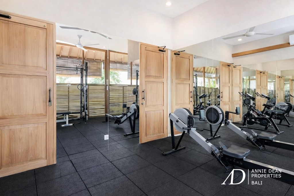 FREEHOLD | LUXURY 6-BEDROOM ESTATE IN PRIME OBEROI, SEMINYAK