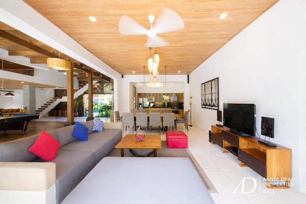 FREEHOLD | LUXURY 6-BEDROOM ESTATE IN PRIME OBEROI, SEMINYAK