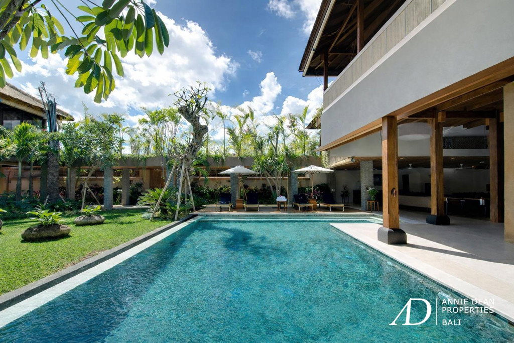 FREEHOLD | LUXURY 6-BEDROOM ESTATE IN PRIME OBEROI, SEMINYAK
