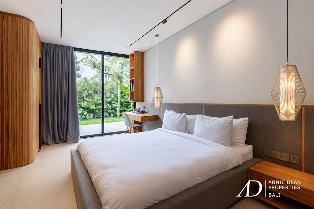 FREEHOLD | MODERN DESIGNER VILLA WITH RICE FIELD VIEWS - TABANAN