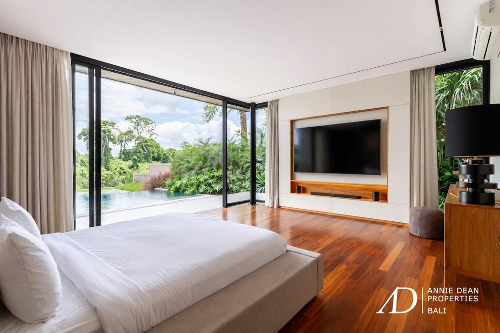 FREEHOLD | MODERN DESIGNER VILLA WITH RICE FIELD VIEWS - TABANAN