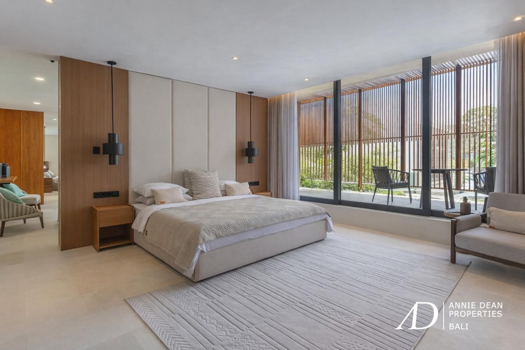 LEASEHOLD | MODERN LUXURY 4-BED VILLA IN THE PRIME AREA OF BATU BELIG