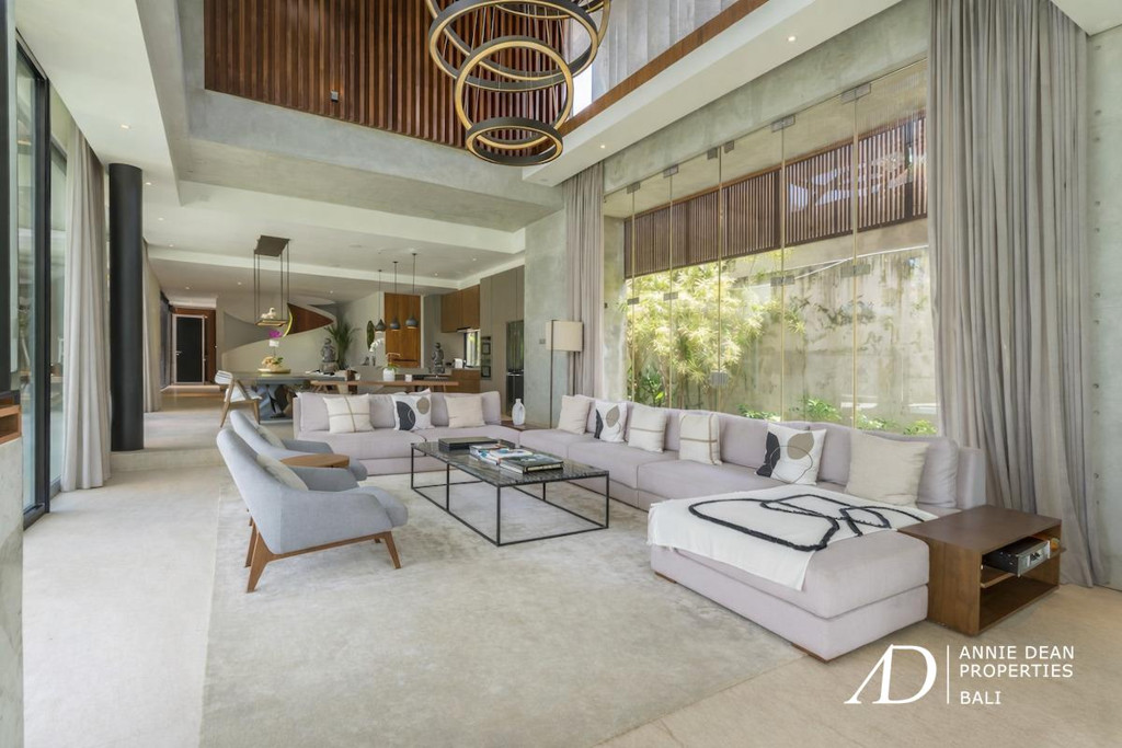 LEASEHOLD | MODERN LUXURY 4-BED VILLA IN THE PRIME AREA OF BATU BELIG