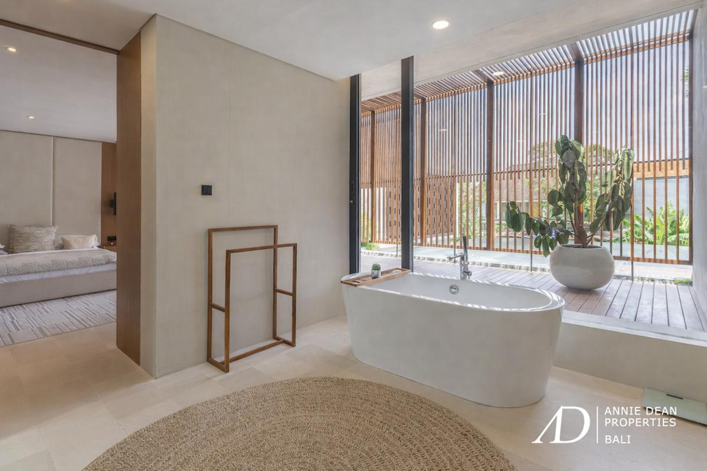 LEASEHOLD | MODERN LUXURY 4-BED VILLA IN THE PRIME AREA OF BATU BELIG