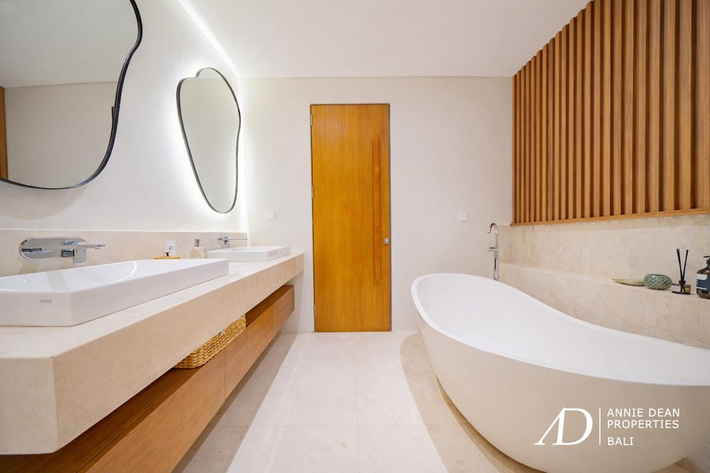 FREEHOLD | ELEGANT MODERN VILLA IN UMALAS