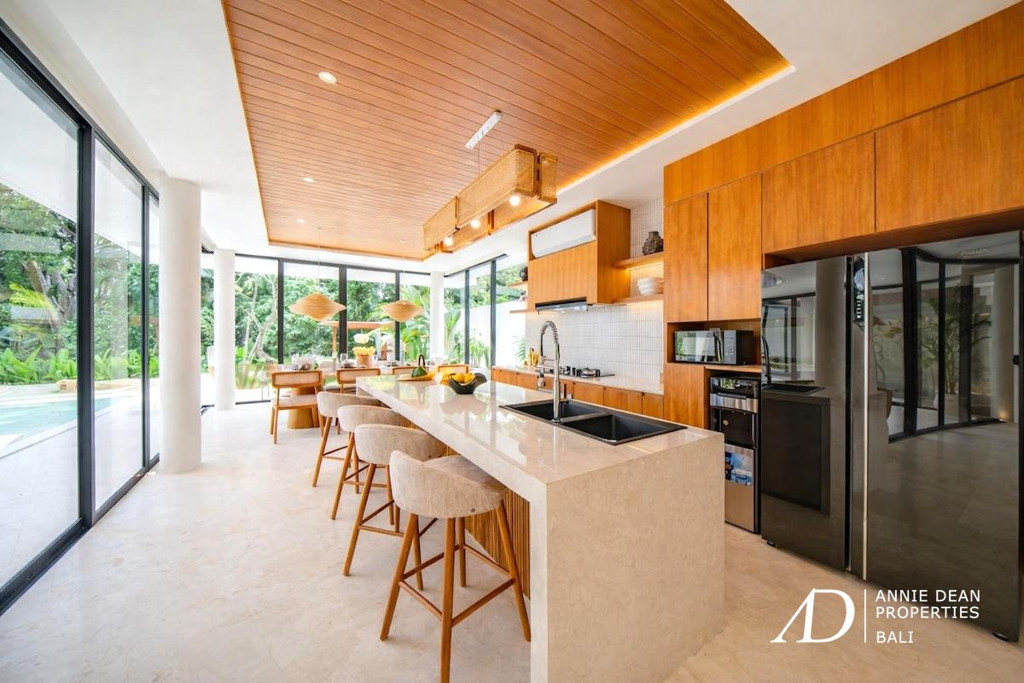 FREEHOLD | ELEGANT MODERN VILLA IN UMALAS