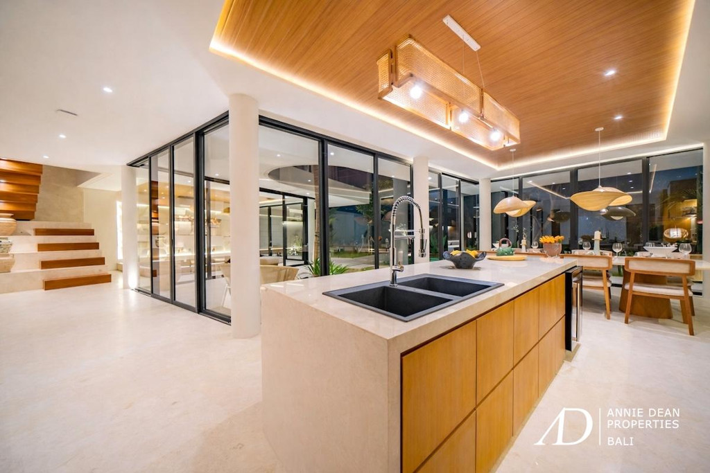 FREEHOLD | ELEGANT MODERN VILLA IN UMALAS