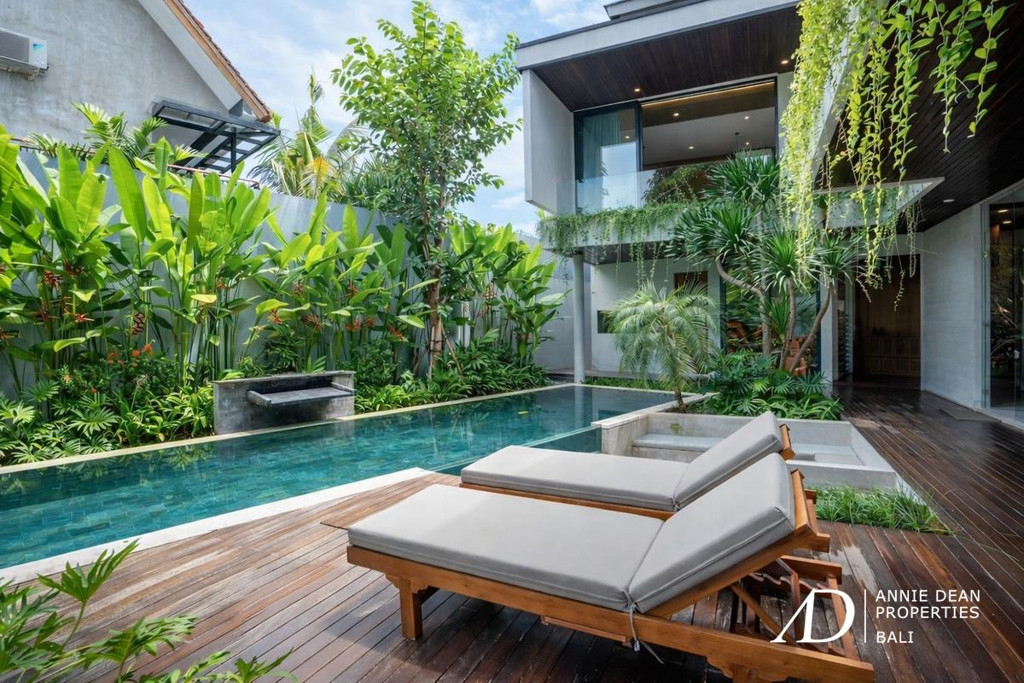 FREEHOLD | BRAND NEW 4-BEDROOM VILLA IN UMALAS