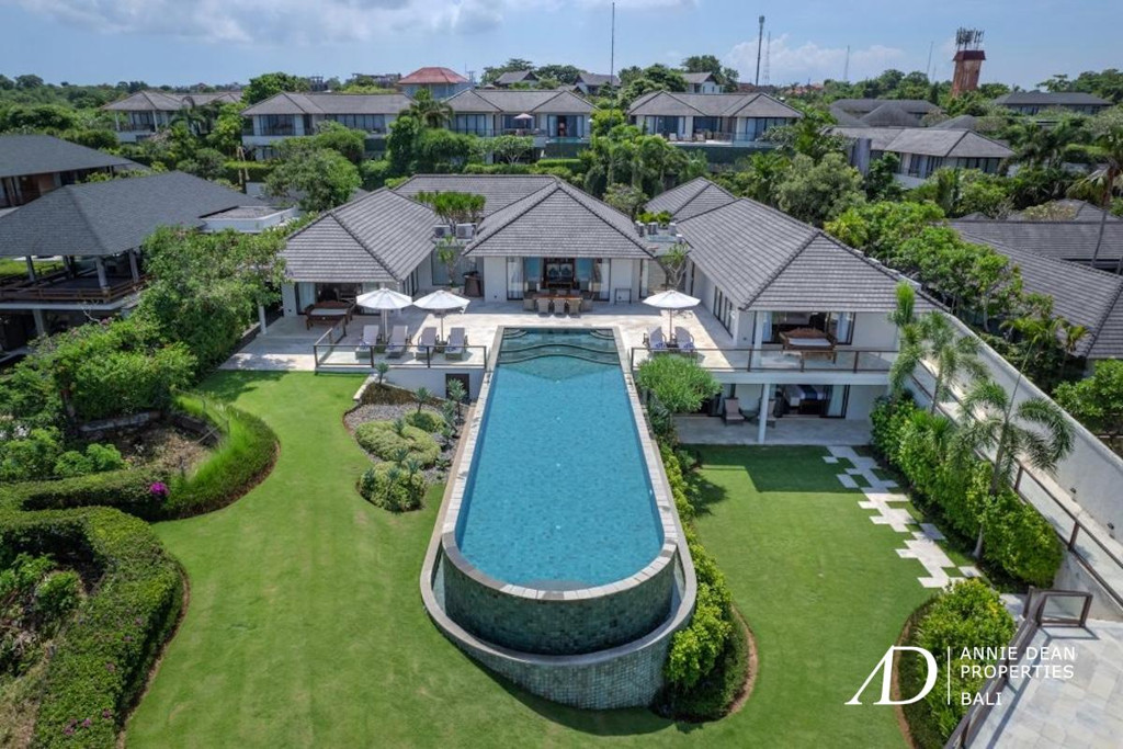 FREEHOLD | OCEAN VIEWS VILLA IN EXCLUSIVE CLIFFTOP ESTATE, SOUTH BALI