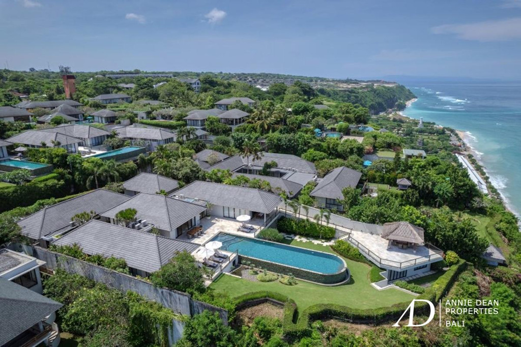 FREEHOLD | OCEAN VIEWS VILLA IN EXCLUSIVE CLIFFTOP ESTATE, SOUTH BALI