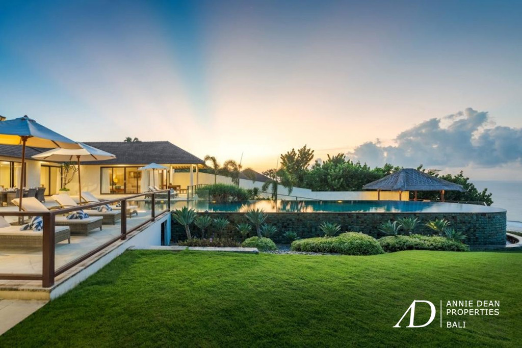FREEHOLD | OCEAN VIEWS VILLA IN EXCLUSIVE CLIFFTOP ESTATE, SOUTH BALI