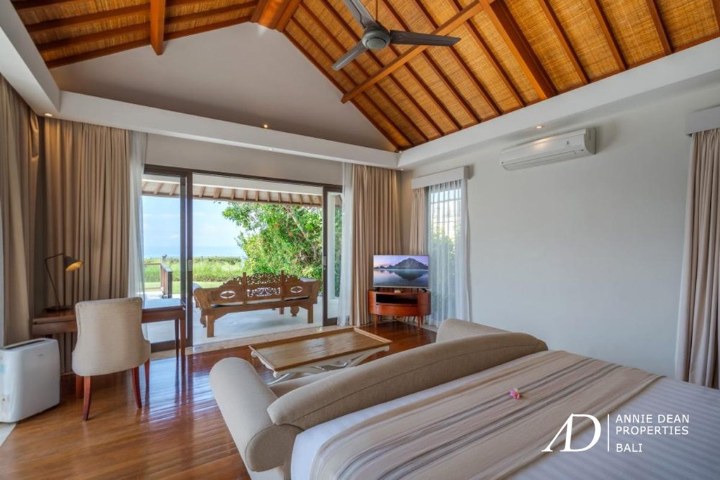 FREEHOLD | OCEAN VIEWS VILLA IN EXCLUSIVE CLIFFTOP ESTATE, SOUTH BALI