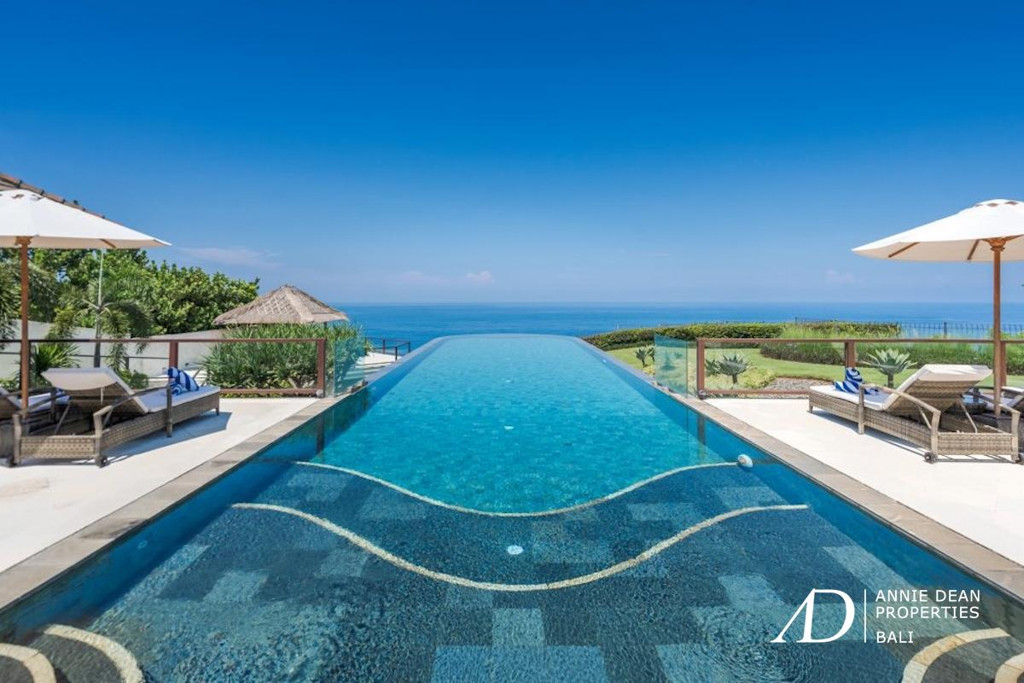 FREEHOLD | OCEAN VIEWS VILLA IN EXCLUSIVE CLIFFTOP ESTATE, SOUTH BALI