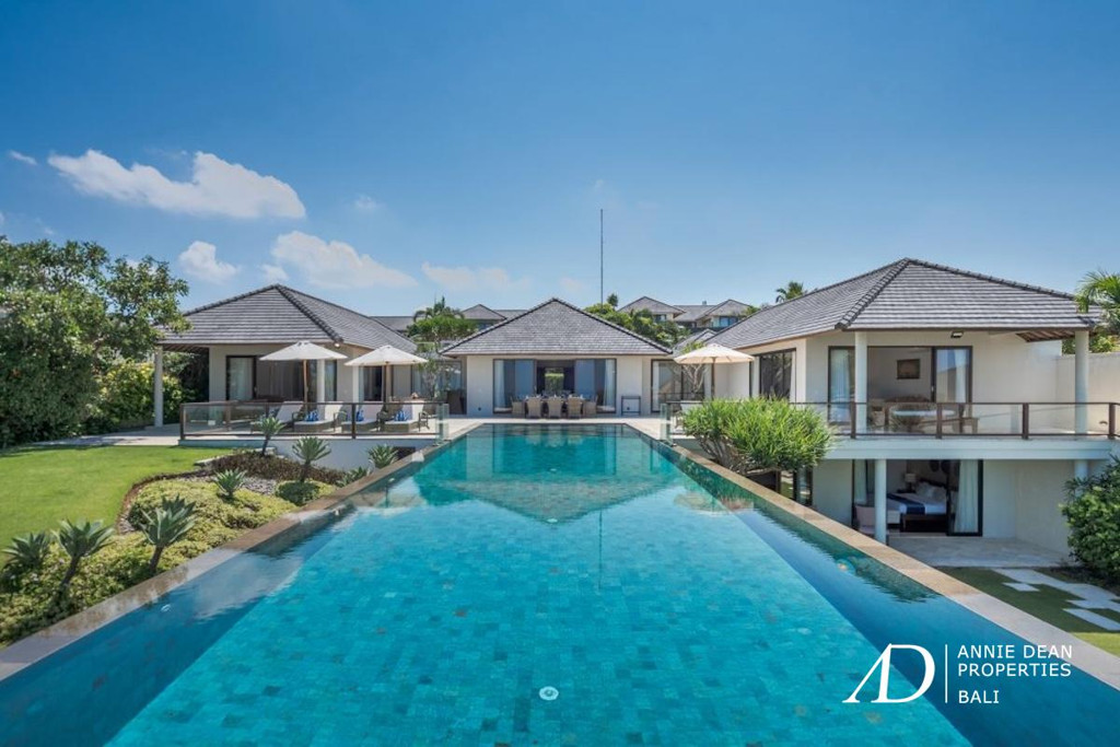 FREEHOLD | OCEAN VIEWS VILLA IN EXCLUSIVE CLIFFTOP ESTATE, SOUTH BALI