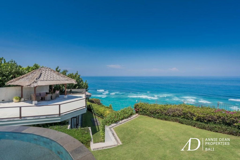 FREEHOLD | OCEAN VIEWS VILLA IN EXCLUSIVE CLIFFTOP ESTATE, SOUTH BALI