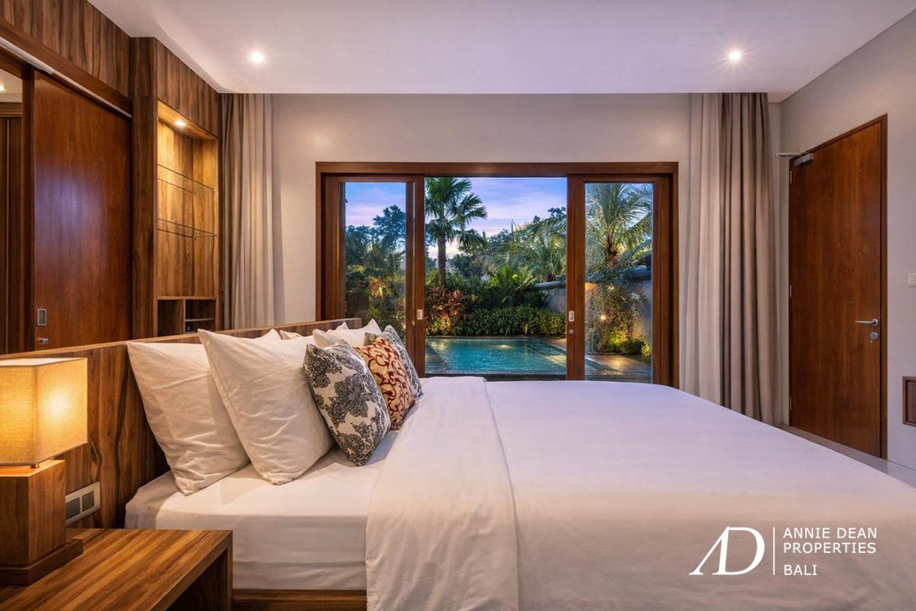 FREEHOLD | MODERN TROPICAL DESIGN 3-BEDROOM VILLA IN JIMBARAN