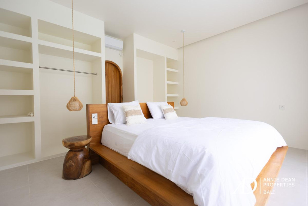 LEASEHOLD | MODERN 3-BEDROOM VILLA IN PADONAN CANGGU