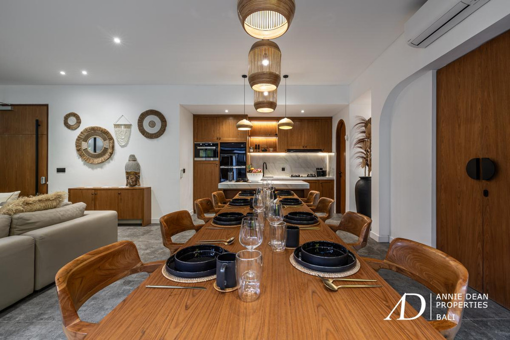 LEASEHOLD | HIGH-YIELD 4-BEDROOM VILLA JUST 300 METERS FROM BATU BOLONG BEACH