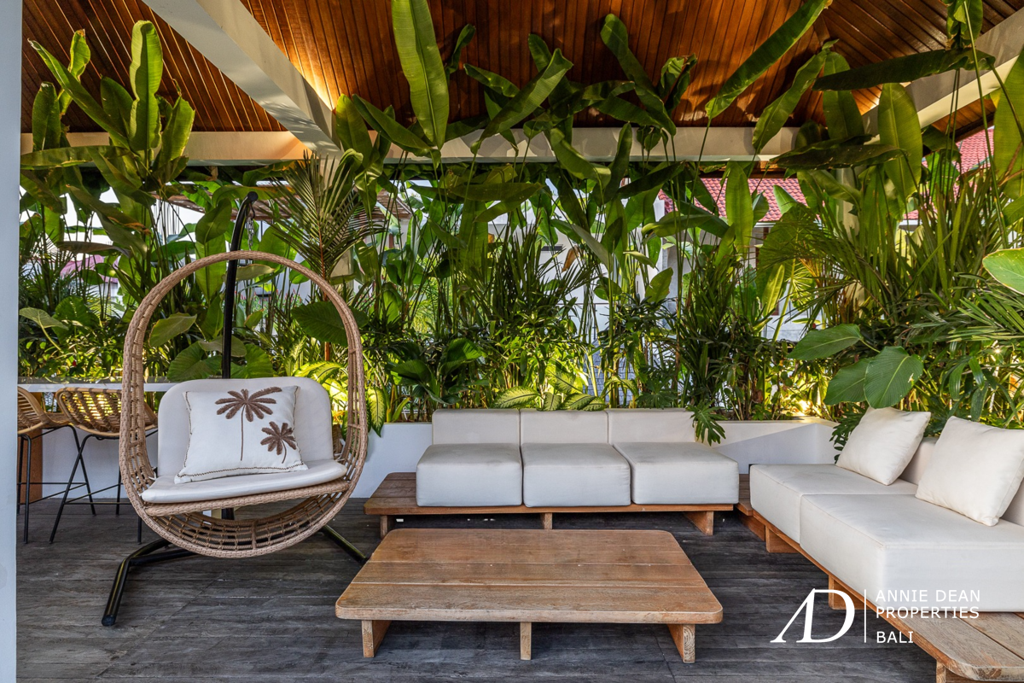 LEASEHOLD | HIGH-YIELD 4-BEDROOM VILLA JUST 300 METERS FROM BATU BOLONG BEACH