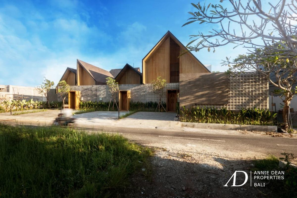 YEARLY RENTAL | MODERN LUXURY 3+1 BEDROOM VILLA IN PRIME UBUD