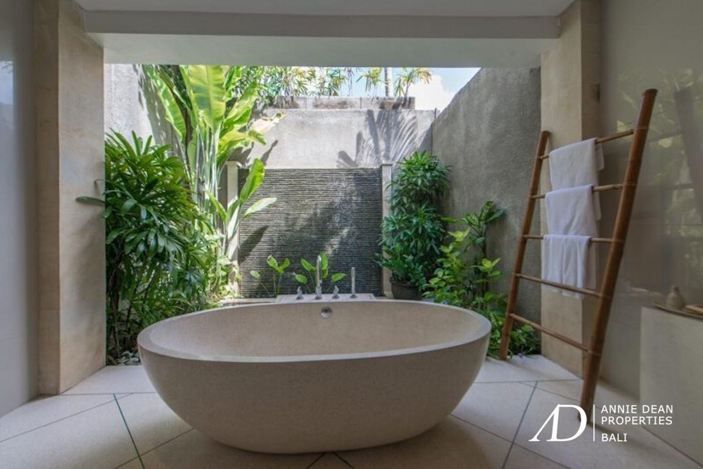 FREEHOLD | 4-BEDROOM VILLA IN THE HEART OF SEMINYAK