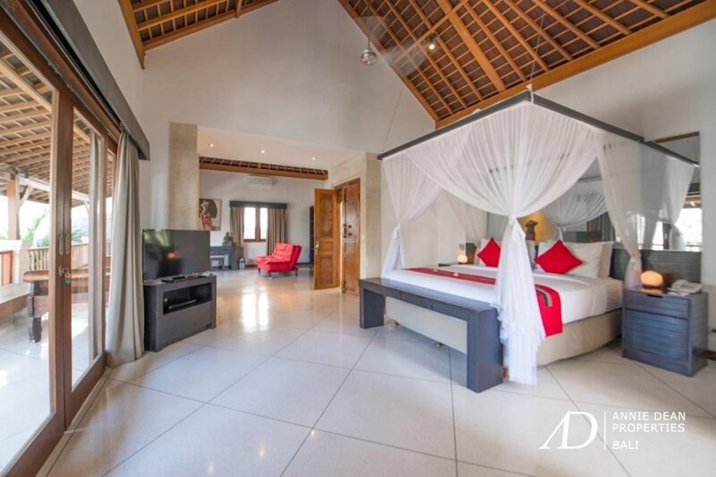 FREEHOLD | 4-BEDROOM VILLA IN THE HEART OF SEMINYAK