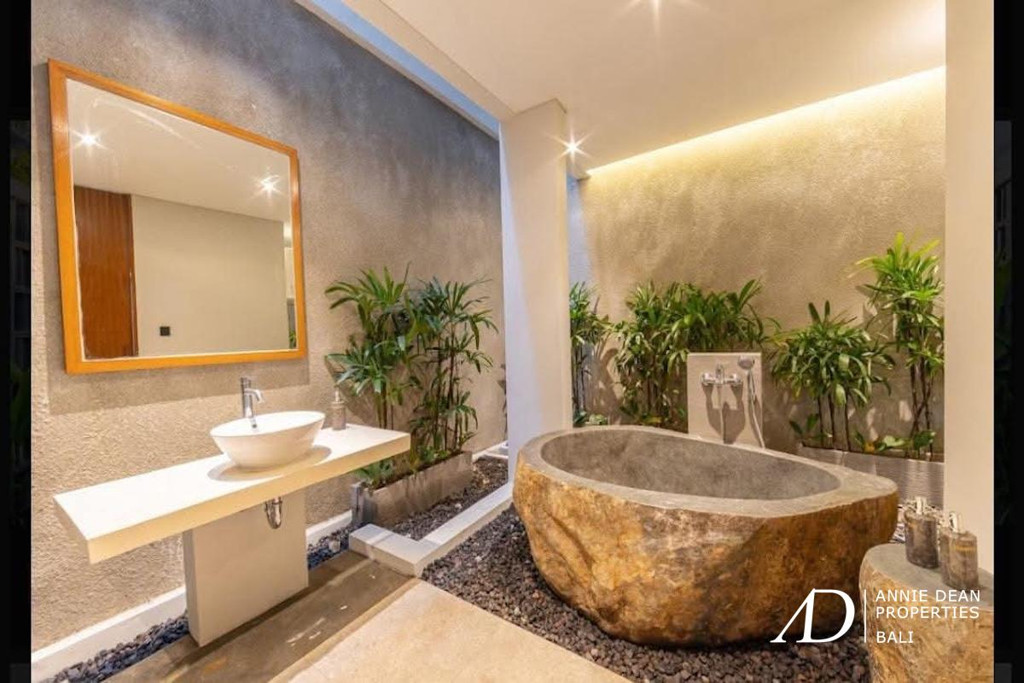 FREEHOLD | MODERN 3-BEDROOM VILLA  IN SEMINYAK