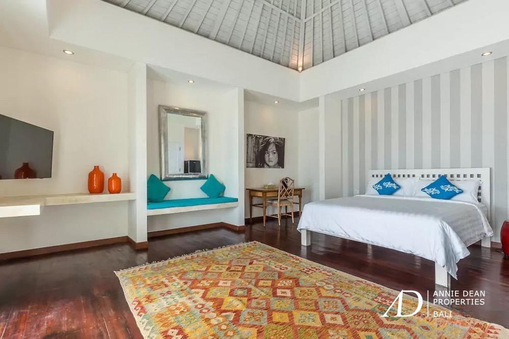 LEASEHOLD | MODERN TROPICAL 3-BEDROOM VILLA NEAR SEMINYAK BEACH 