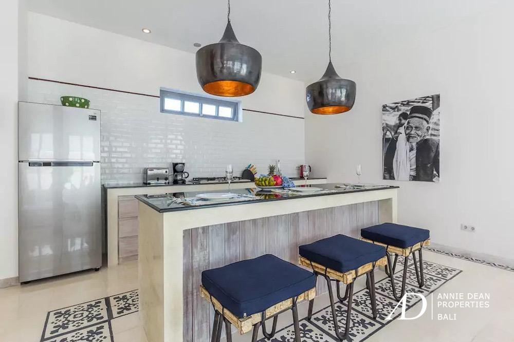 LEASEHOLD | MODERN TROPICAL 3-BEDROOM VILLA NEAR SEMINYAK BEACH 