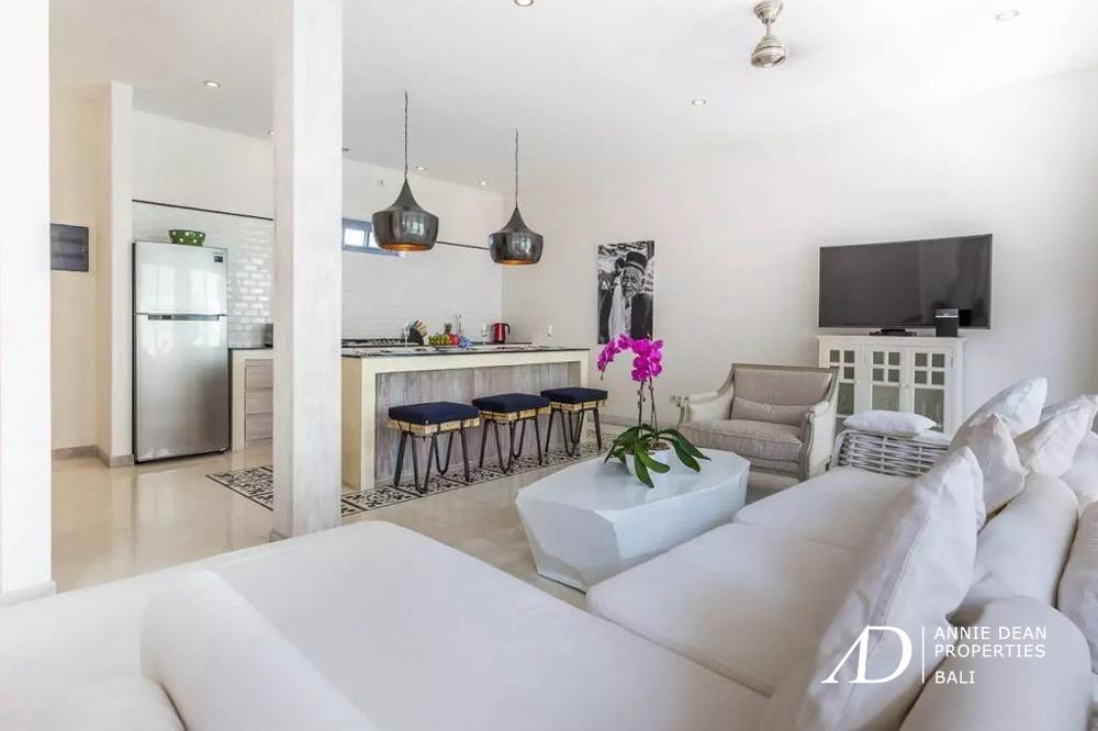 LEASEHOLD | MODERN TROPICAL 3-BEDROOM VILLA NEAR SEMINYAK BEACH 