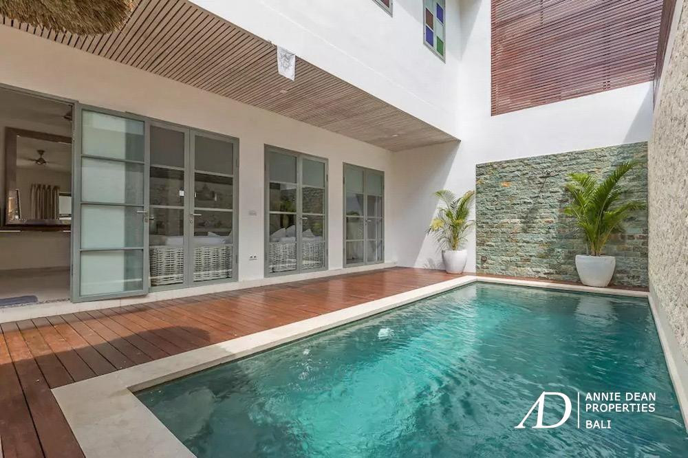 LEASEHOLD | MODERN TROPICAL 3-BEDROOM VILLA NEAR SEMINYAK BEACH 