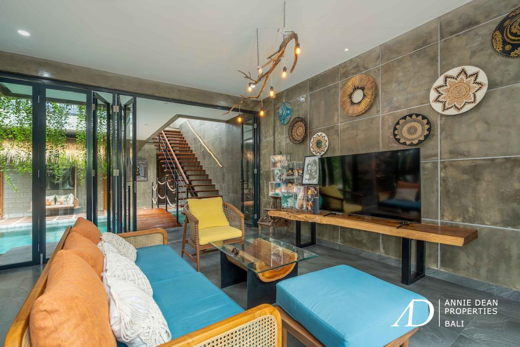 FREEHOLD | CONTEMPORARY TROPICAL VILLA IN PRIME UMALAS RESIDENTIAL AREA