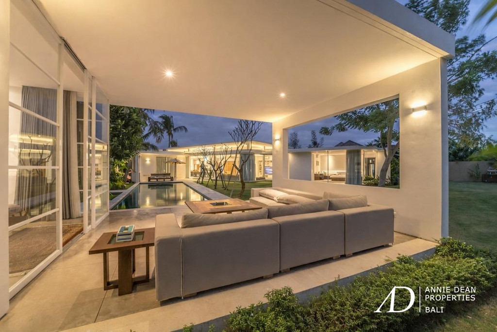 FREEHOLD | LUXURY VILLA WITH A LARGE GARDEN IN BABAKAN-CANGGU