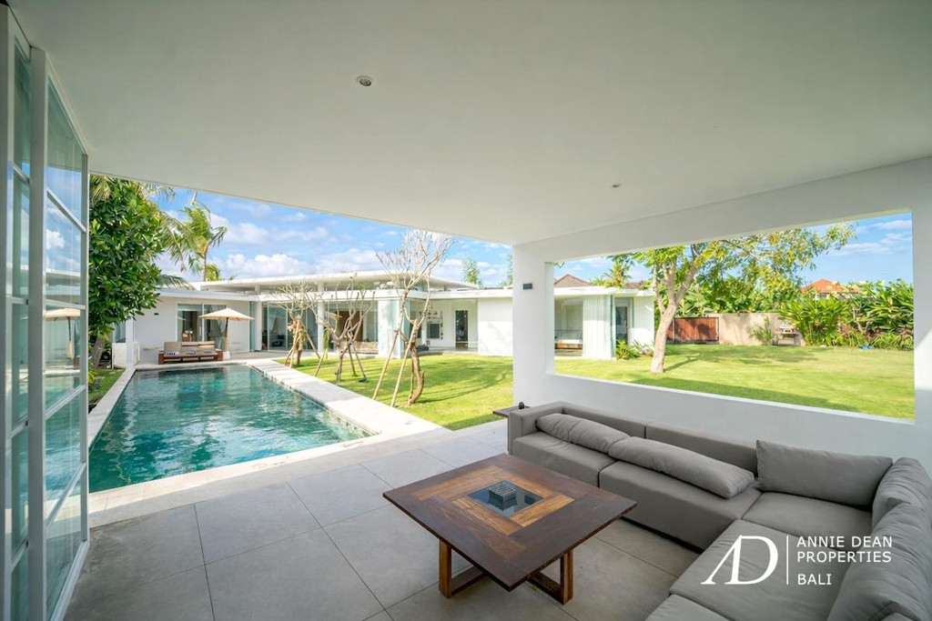 FREEHOLD | LUXURY VILLA WITH A LARGE GARDEN IN BABAKAN-CANGGU