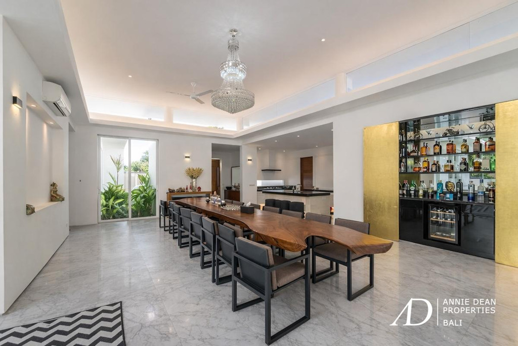 FREEHOLD | LUXURY VILLA WITH A LARGE GARDEN IN BABAKAN-CANGGU