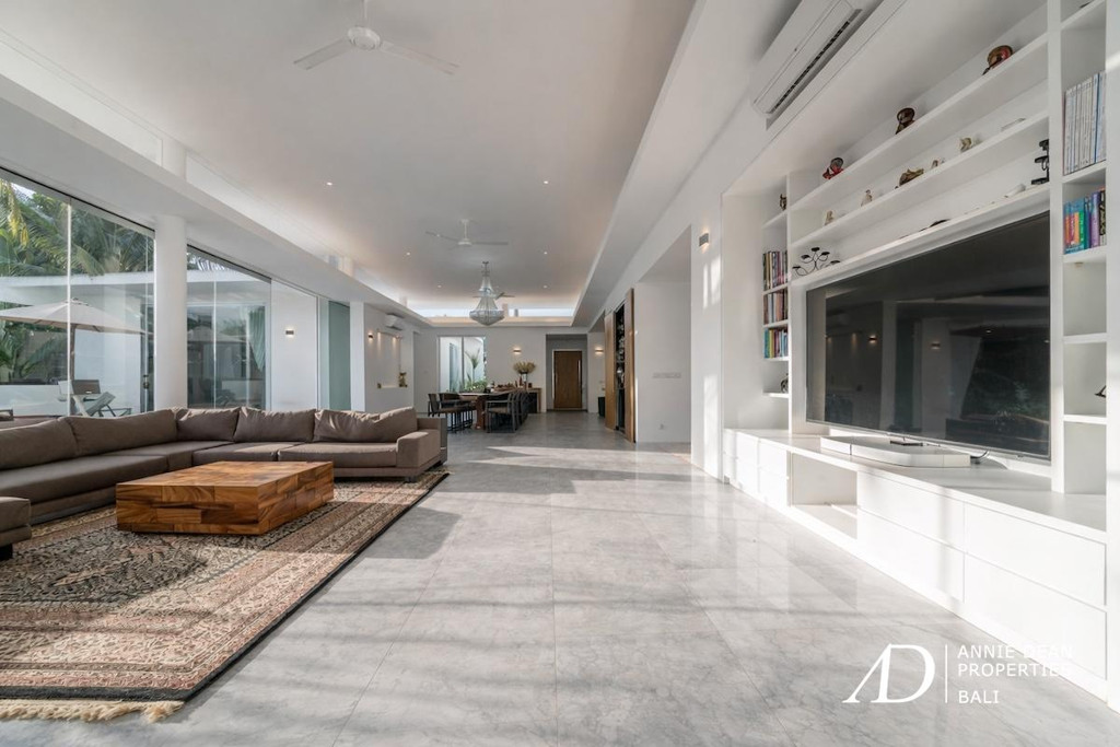 FREEHOLD | LUXURY VILLA WITH A LARGE GARDEN IN BABAKAN-CANGGU