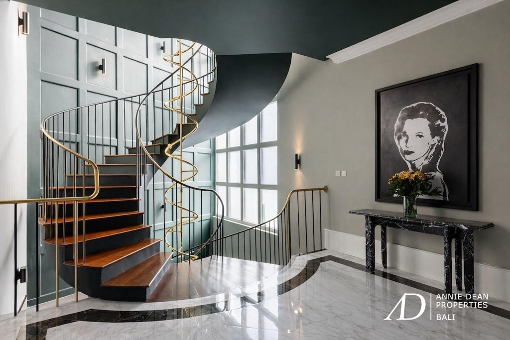 FREEHOLD | GEORGIAN-INSPIRED LUXURY VILLA IN CENTRAL CANGGU