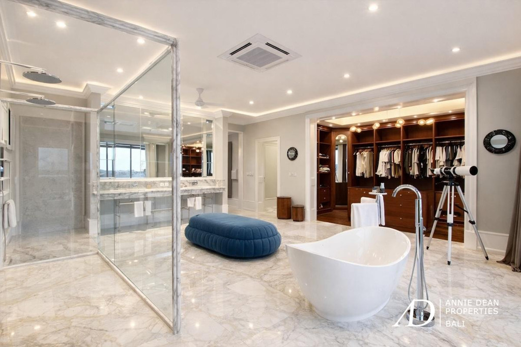 FREEHOLD | GEORGIAN-INSPIRED LUXURY VILLA IN CENTRAL CANGGU