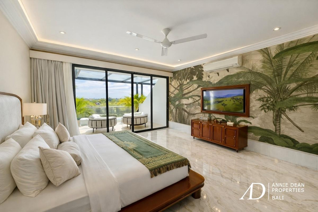 FREEHOLD | GEORGIAN-INSPIRED LUXURY VILLA IN CENTRAL CANGGU