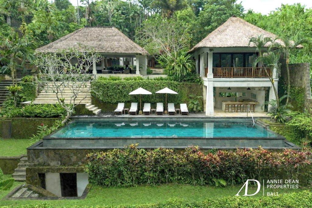 FREEHOLD | STUNNING 6-BEDROOM ESTATE SET BY A PENET RIVERSIDE JUNGLE SANCTUARY