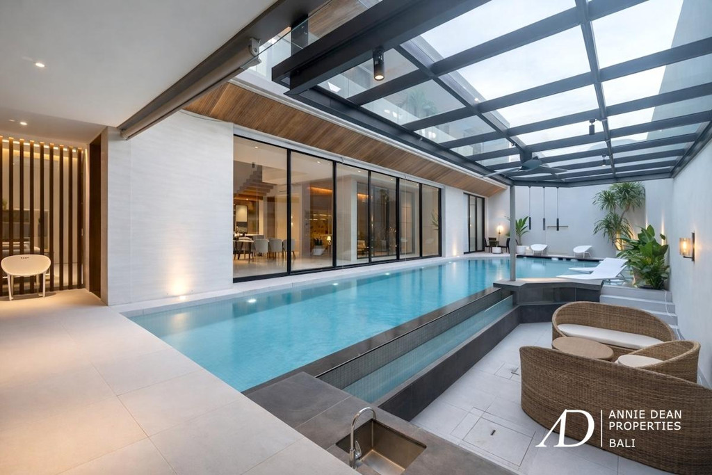 FREEHOLD | NEWLY COMPLETED LUXURY VILLA IN PRESTIGIOUS UMALAS ESTATE