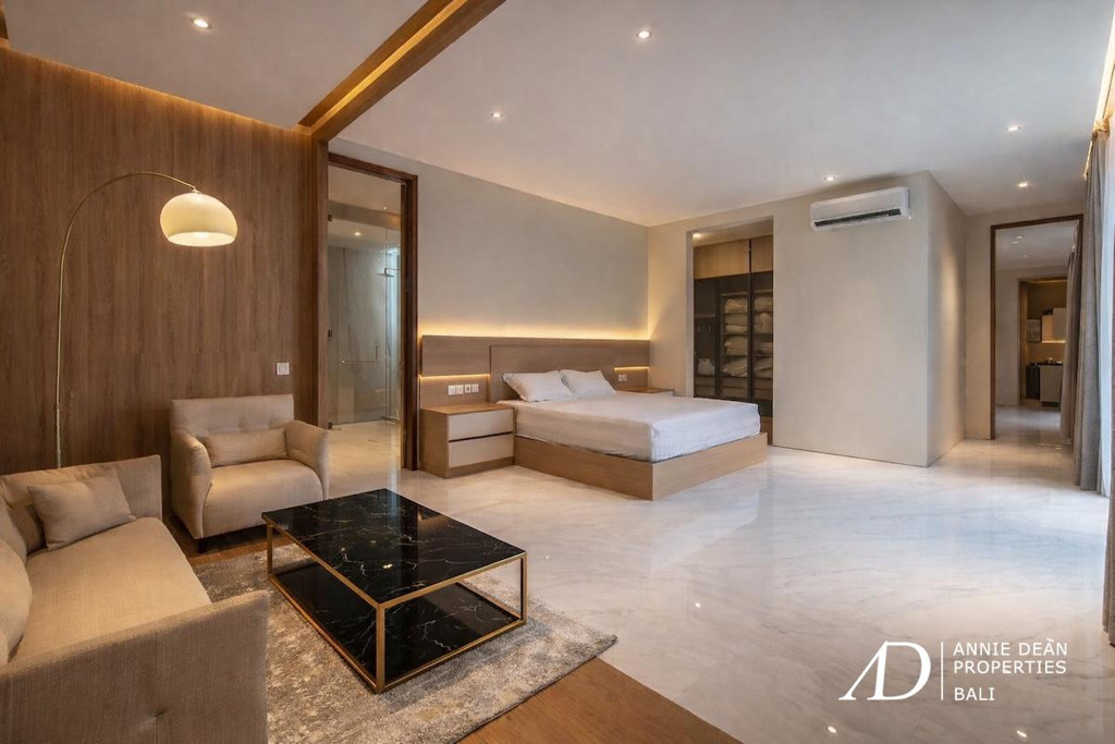 FREEHOLD | NEWLY COMPLETED LUXURY VILLA IN PRESTIGIOUS UMALAS ESTATE