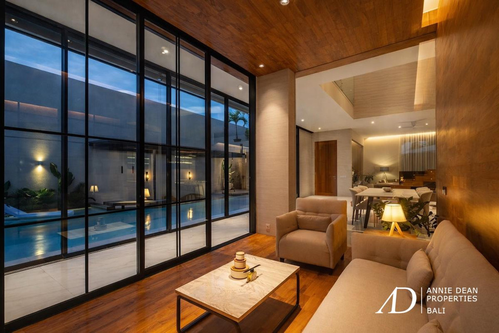 FREEHOLD | NEWLY COMPLETED LUXURY VILLA IN PRESTIGIOUS UMALAS ESTATE