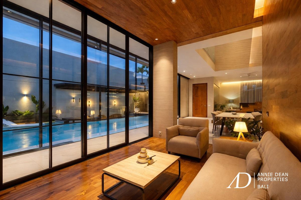 FREEHOLD | NEWLY COMPLETED LUXURY VILLA IN PRESTIGIOUS UMALAS ESTATE