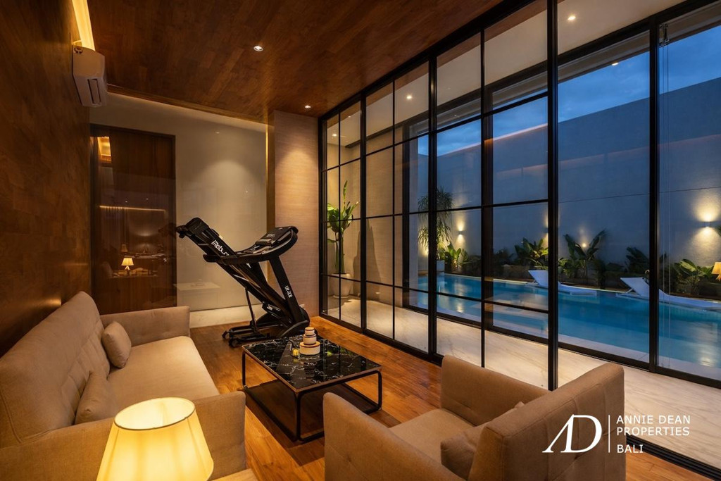 FREEHOLD | NEWLY COMPLETED LUXURY VILLA IN PRESTIGIOUS UMALAS ESTATE