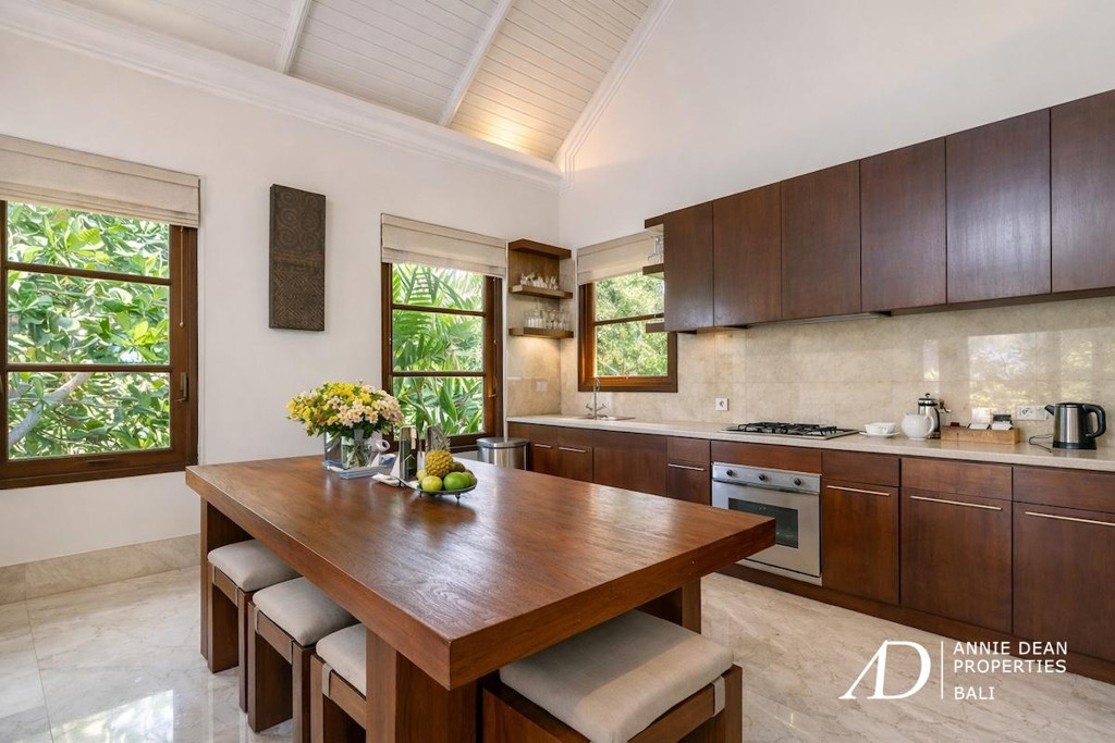 FREEHOLD | 3-BED VILLA WITHIN A LUXURY RESORT WITH BEACH ACCESS