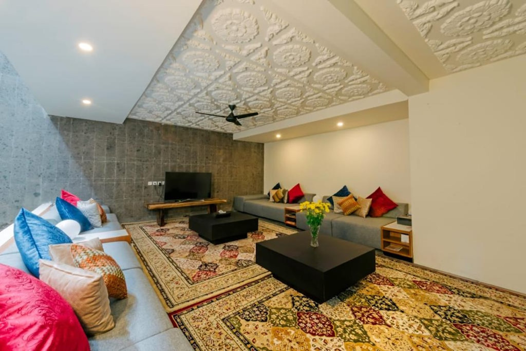 FREEHOLD | THREE-LEVEL FOUR-BEDROOM VILLA IN BERAWA