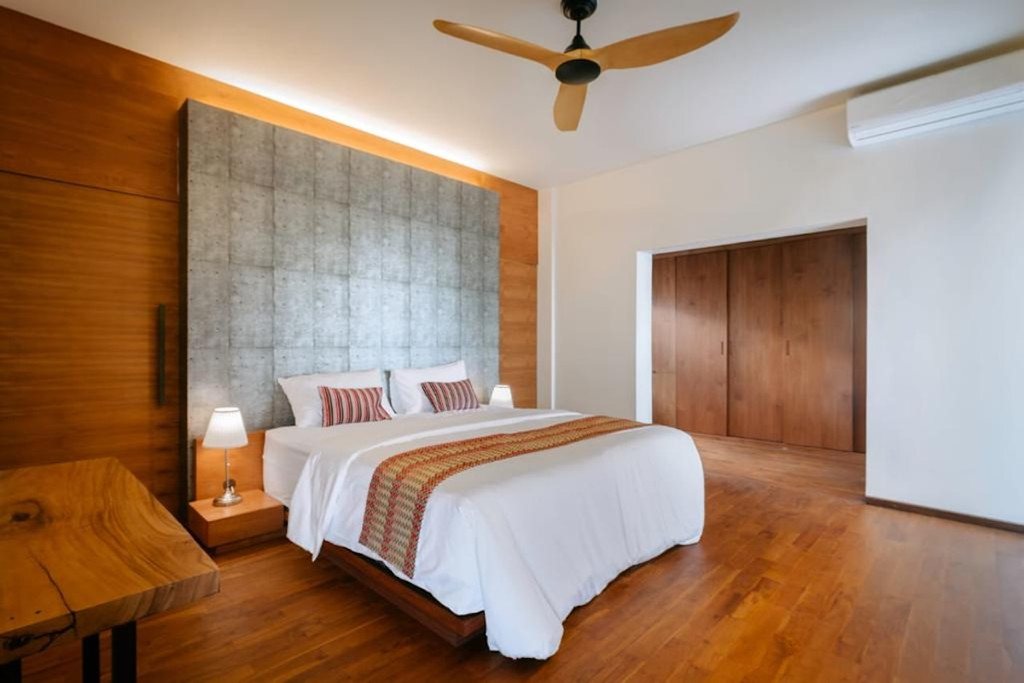 FREEHOLD | THREE-LEVEL FOUR-BEDROOM VILLA IN BERAWA