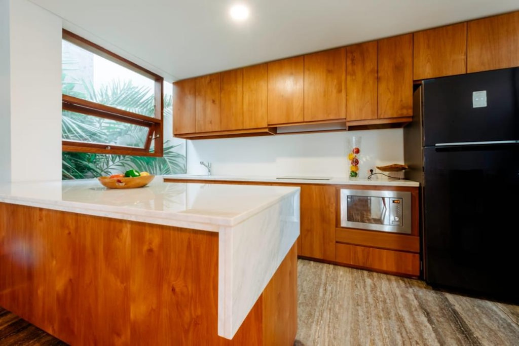 FREEHOLD | THREE-LEVEL FOUR-BEDROOM VILLA IN BERAWA